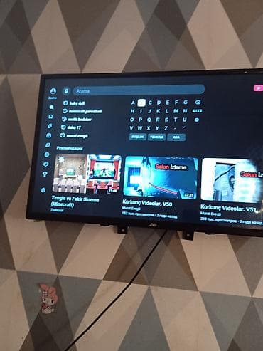 JVC markalı Smart TV təqdim olunur. Televizorun ekranı geniş — 2