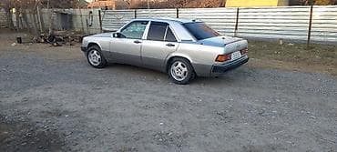t 25 traktor: Mercedes-Benz 190 (W201): 0.2 l | 1990 il Sedan — 4