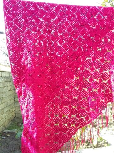 женские вязаные снуды: Elişi, göz nuru şal. 60 AZN. Eni 180-183 sm arasi Hundurluyu 85 sm — 10