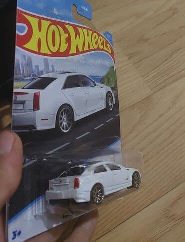 Digər kolleksiyalar: Hot Wheels – Cadillac CTS-V (ağ rəng) - Model: Hot Wheels əsas — 1