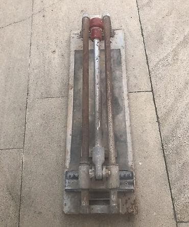 Əl ilə çalışan Kafel kəsən stanok