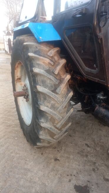 yumze traktor: Belarus 1221 traktoru - Marka/model: Belarus 1221 (Gəncə yığılımı — 6