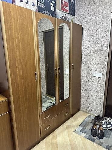 tək dolab: 4 qapılı, Qəhvəyi, Taxta, Açılan, Düz dolab — 1