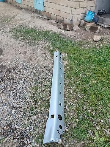 Məhsul: Avtomobil üçün sağ/sol yan ətək (threshold/sill cover) – gümüş