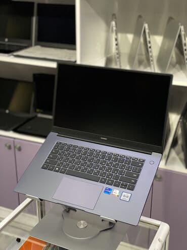 TV və video: Intel Core i7, 16 GB, 15.6 " — 3