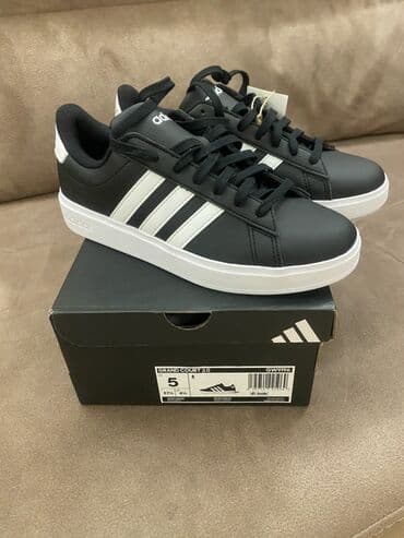 basanoşkalar 2022: Adidas Grand Court 2.0 idman ayaqqabıları gündəlik istifadə üçün — 1