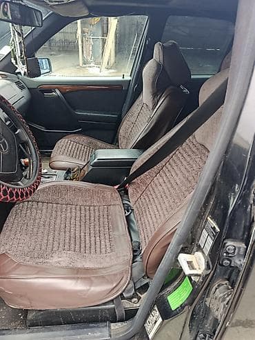 ford transit surucu isi: Mercedes-Benz 220: 2.2 l | 1995 il Sedan — 4