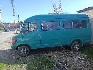 kia sorento 2005: Mercedes-Benz Vito: 2.5 l | 1991 il Mikroavtobus — 3