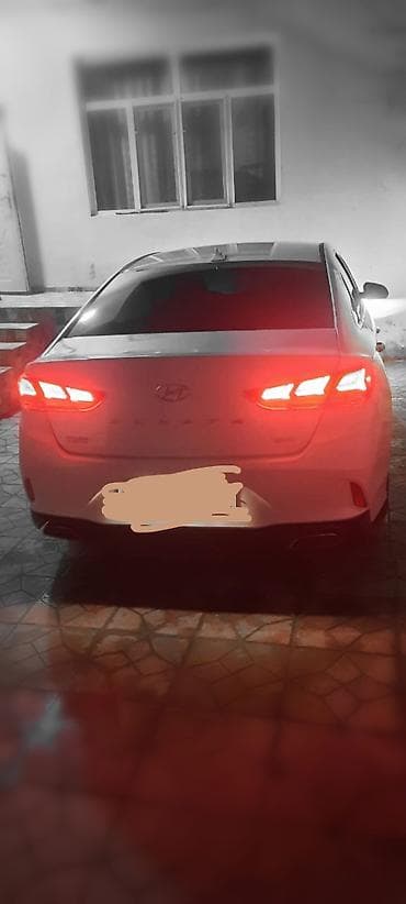 panel satış: Hyundai Sonata – ağ rəngli, sedan kuzovlu. Şık və aerodinamik dizayn — 8