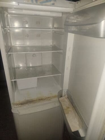 İki qapılı soyuducu - Üst bölmə – soyuducu kamera: 3 şüşə rəf, qapıda lalafo.az -da İki qapılı soyuducu - Üst bölmə – soyuducu kamera: 3 şüşə rəf, qapıda