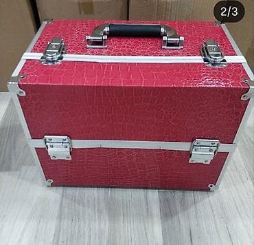dırnaq laklari: Qırmızı makiyaj/aksesuar çantası – çoxgözəl krokodil teksturalı örtük — 1