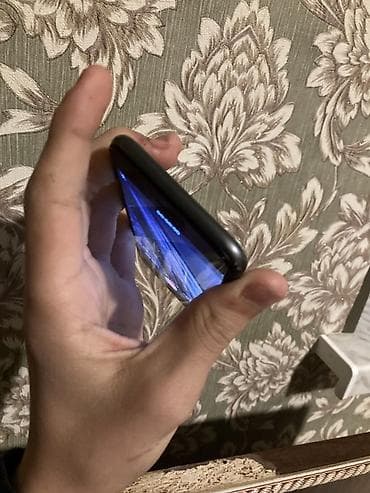 mini oyun konsolu: IPhone 8, Qara, Barmaq izi — 6