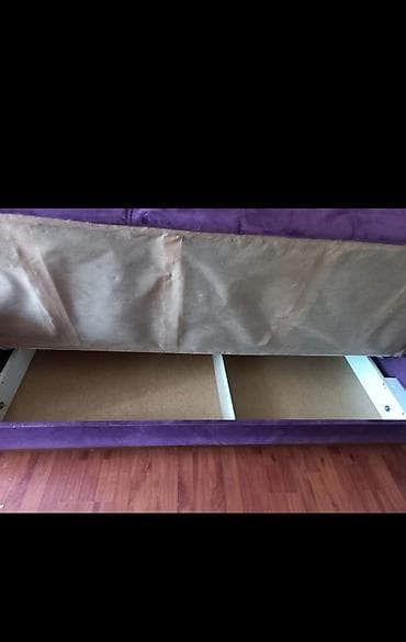 Divan yaxşi veziyyetde.alti bazadi kitab kimi acilir.qiymet:150 — 6