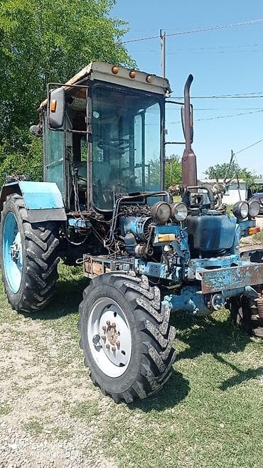 şuşə: Traktor MTZ (Belarus) tipli, ön güclü körpü ilə. - Dizel mühərrik, ön — 5
