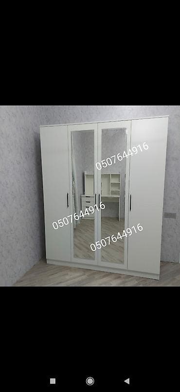 Dolap şifoner Dörd qapılı güzgülü şkaflar – müxtəlif dizayn