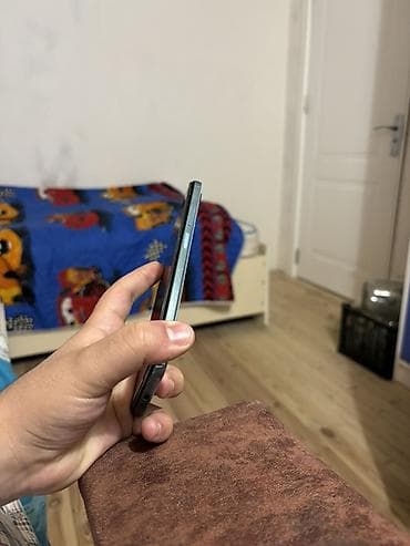 iphone x max qiymeti: Redmi smartfon Xüsusiyyətlər: - Arxa tərəfdə çoxmodullu kamera bloku — 4