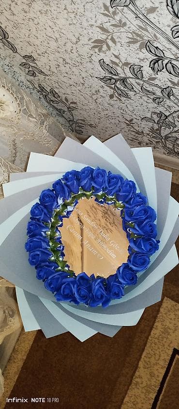 azalya gülü: Mavi güllərlə bəzədilmiş dekorativ buket-kompozisiya - Tərkib — 5