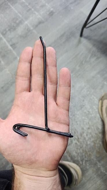 Vitrin üçün aksesuarlar: Mağaza vitrini üçün şəbəkə panel və asqı qarmaqları Məhsul təsviri: - — 10