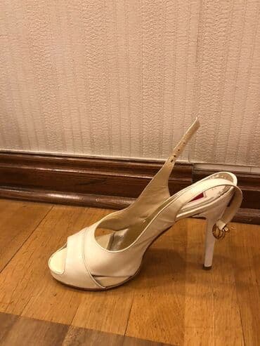 женские пляжные шлепанцы: Размер: 35, цвет - Белый, Б/у — 4