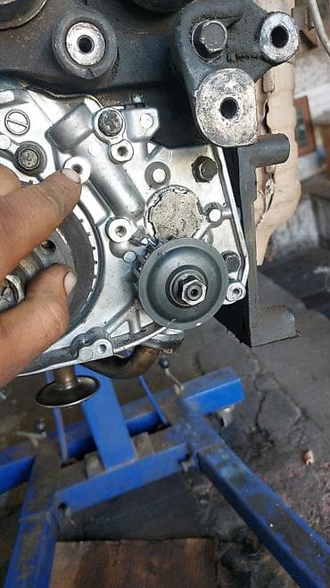 mini moto: Mühərrik üçün dişli kasnak və ön yağ nasosu/qapaq hissəsi ilə bağlı — 3