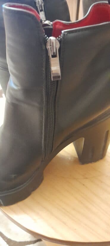 botlar: Ölçü: 40, rəng - Qara, İşlənmiş — 3