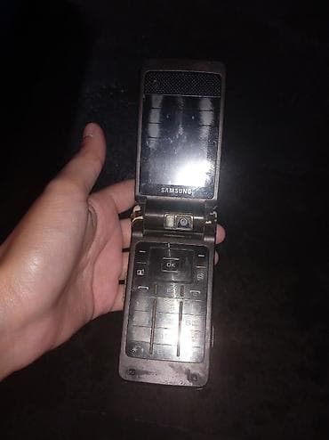 100 manatliq plansetler: Samsung rəng - Qızılı, Düyməli — 1
