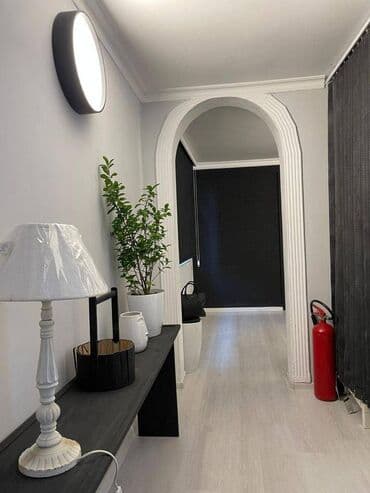 xacmaz obyekt: Sahil metrosuna yaxin 90kv sahəsi olan obyekt 3otaqli ofis 1000azn — 18