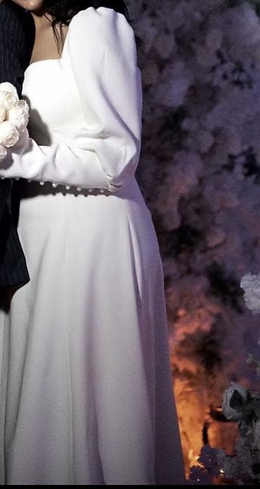 Свадебные платья и аксессуары: Məhsul: nigah paltarı
1 dəfə özüm geyinmişəm, M-L razmerə uyğundur — 5