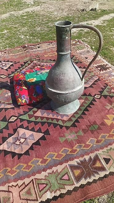 gul qablari: Səhəng çox qədimidir.41-45 i gözüylə görmüş Səhəngdir.Həyətdə bir — 1