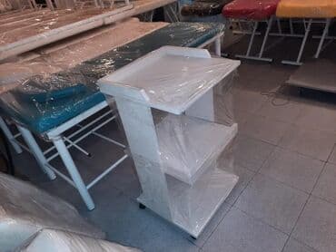 Daşıyıcı
Təzə mağazadan satış
Təkərli 
Rəf
Etejerka