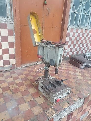 İstehsal avadanlığı: Sənaye tipli stolüstü dəlikdelən (şpindelli) qazma dəzgahı - Güclü — 1