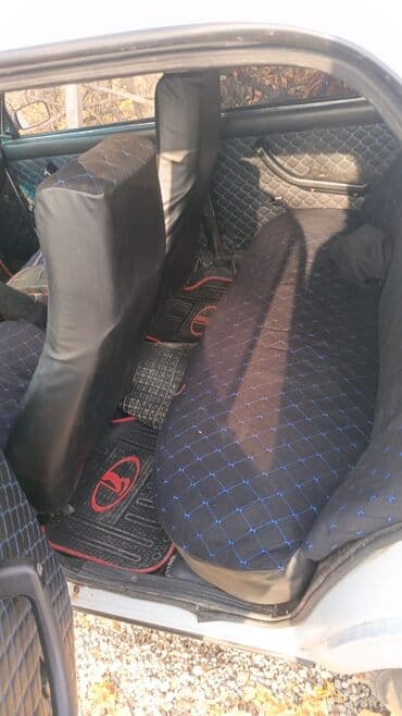 vaz kuza: Lada 2107 sedan – klassik ağ rəngdə, 4 qapılı. Texniki və xarici — 7