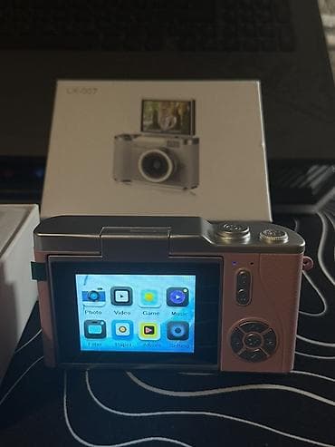 vidyo kameralar: Vlogging üçün 8X Rəqəmsal Zoom Kameraları, 6.1 sm IPS Ekranlı — 2
