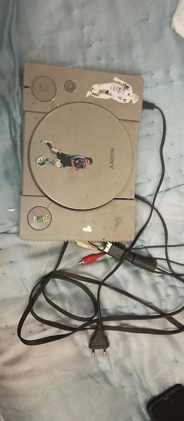 Kompüter, noutbuk və planşetlər: Sony 1 qalofqa islemir bide pultu yoxd7 — 1