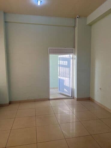 аренда торгового места в магазине: 40 kv obyekt İcarəyə verilir. 24 polis bölməsinin yaxınlığında. Gara — 3