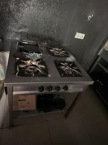 Restoranlar üçün sənaye tipli qaz peçi - 4 gözlü, yüksək istilik