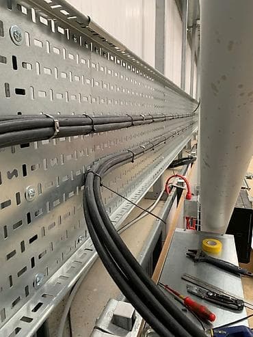 kreditle kombi: Metal perforasiyalı kabel kanalı/tray sistemi Məhsul təsviri: - — 3