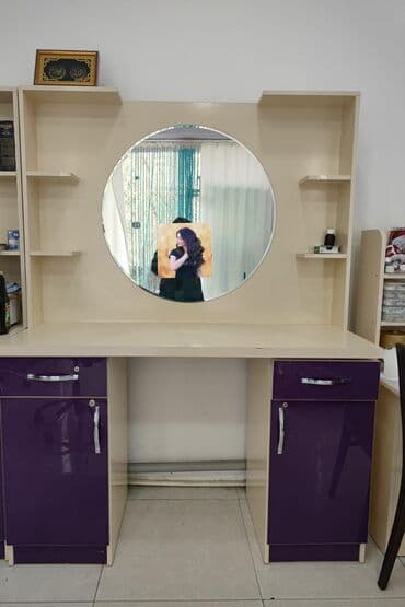 İşlənmiş, Saş kəsimi üçün masa, Güzgülü lalafo.az -da İşlənmiş, Saş kəsimi üçün masa, Güzgülü