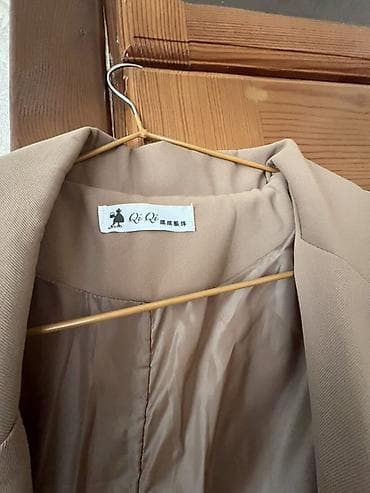 QiQi brendi qadın blazer - Rəng: bej/şampan tonu - Dizayn: ikicərgəli — 3