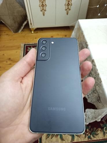 a s21: Samsung Galaxy S21 FE, 128 GB, rəng - Boz, Simsiz şarj — 2