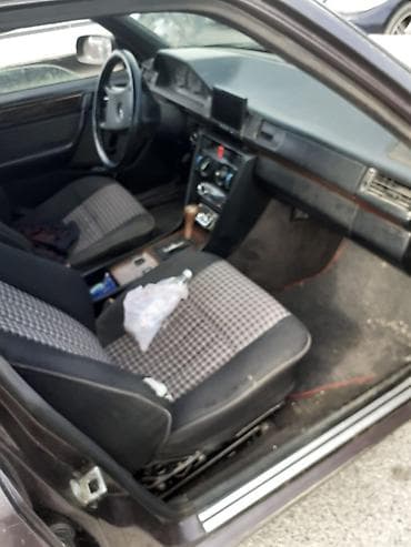 keys sat: Mercedes-Benz sedan (W124 seriyası) - Kuzov: 4 qapılı sedan, tünd boz — 4
