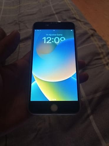 apple iphone 2g: IPhone 8 Plus, 64 GB, White Titanium, Barmaq izi, Simsiz şarj — 1