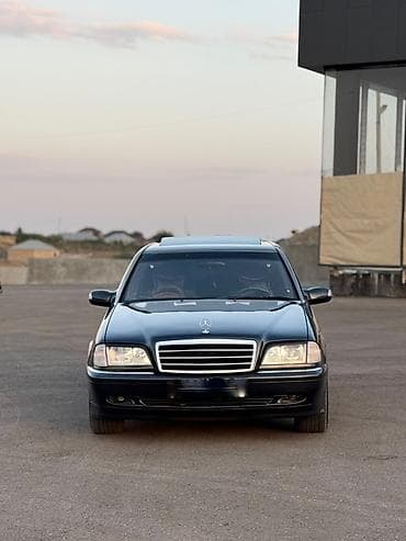 Mercedes-Benz C-Class: 2.4 l | 1998 il Sedan