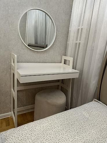 kafe masasi: Ağ rəngli makiyaj/konsol dəsti Daxildi komod oturacaq ve guzgu — 2