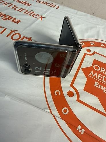 Motorola Razr 40 Ultra, rəng - Qara, Qırıq