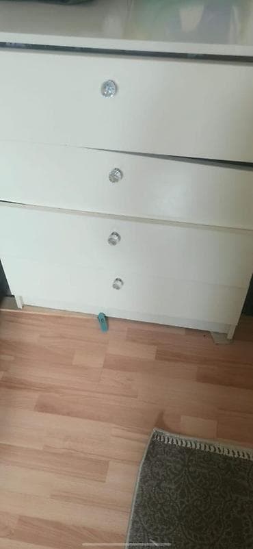 İkinəfərlik çarpayı, Dolab