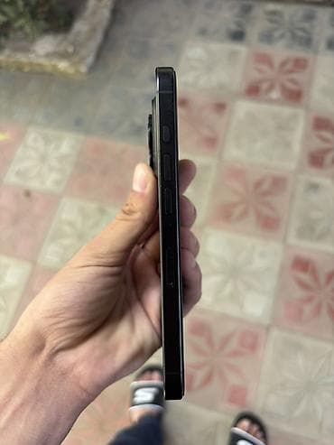 philips xenium 9@9d: IPhone 16 Pro, 128 GB, Black Titanium, Face ID — 4