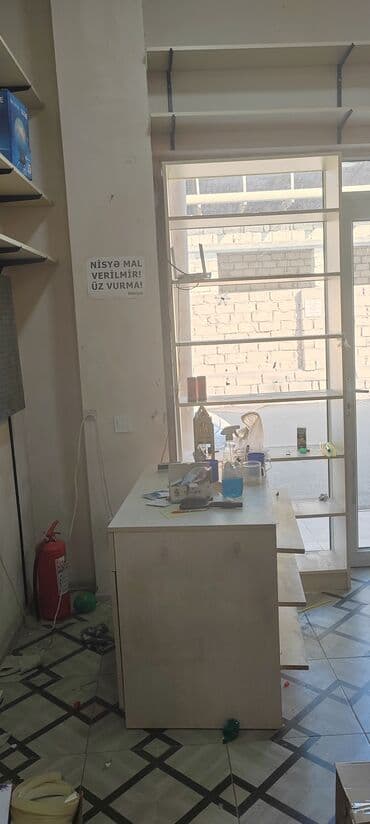 hazır vitrin: Mağaza avadanlıqları dəsti - Şaquli metal tor panellər: 2 ədəd — 12