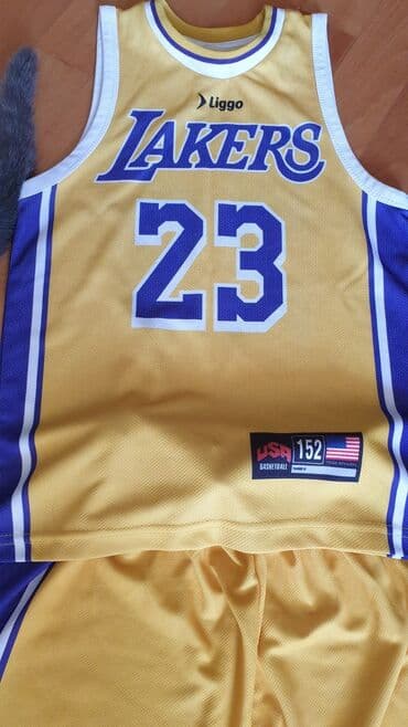 karate paltarı: 8,9,10yaşa basketbol paltarı.turkiyeden alınıb.cox — 1