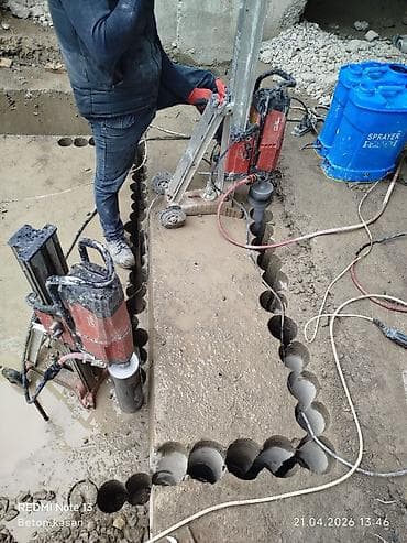 yasil dirnaq bezekleri: #betonisleri #beton #betonkesme #betonkəsimi #betonkesim #betondesme — 3